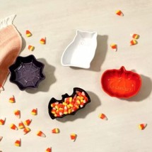 Le Creuset Halloween Mini Dishes Set of 4 Stoneware Pumpkin Web Owl Bat NIB - £53.50 GBP