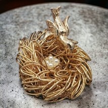 Handmade Bird, Nest and eggs brooch - $342.65 MXN