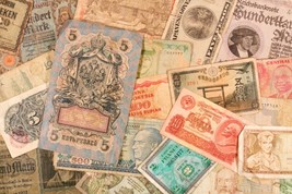 World Banknotes. 70 Notes From Europe, Asia, Central &amp; South America - £95.85 GBP