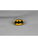 Vintage Batman Pin - Offical Logo in Black and Yellow - Celluloid Pin  - $283.92 MXN