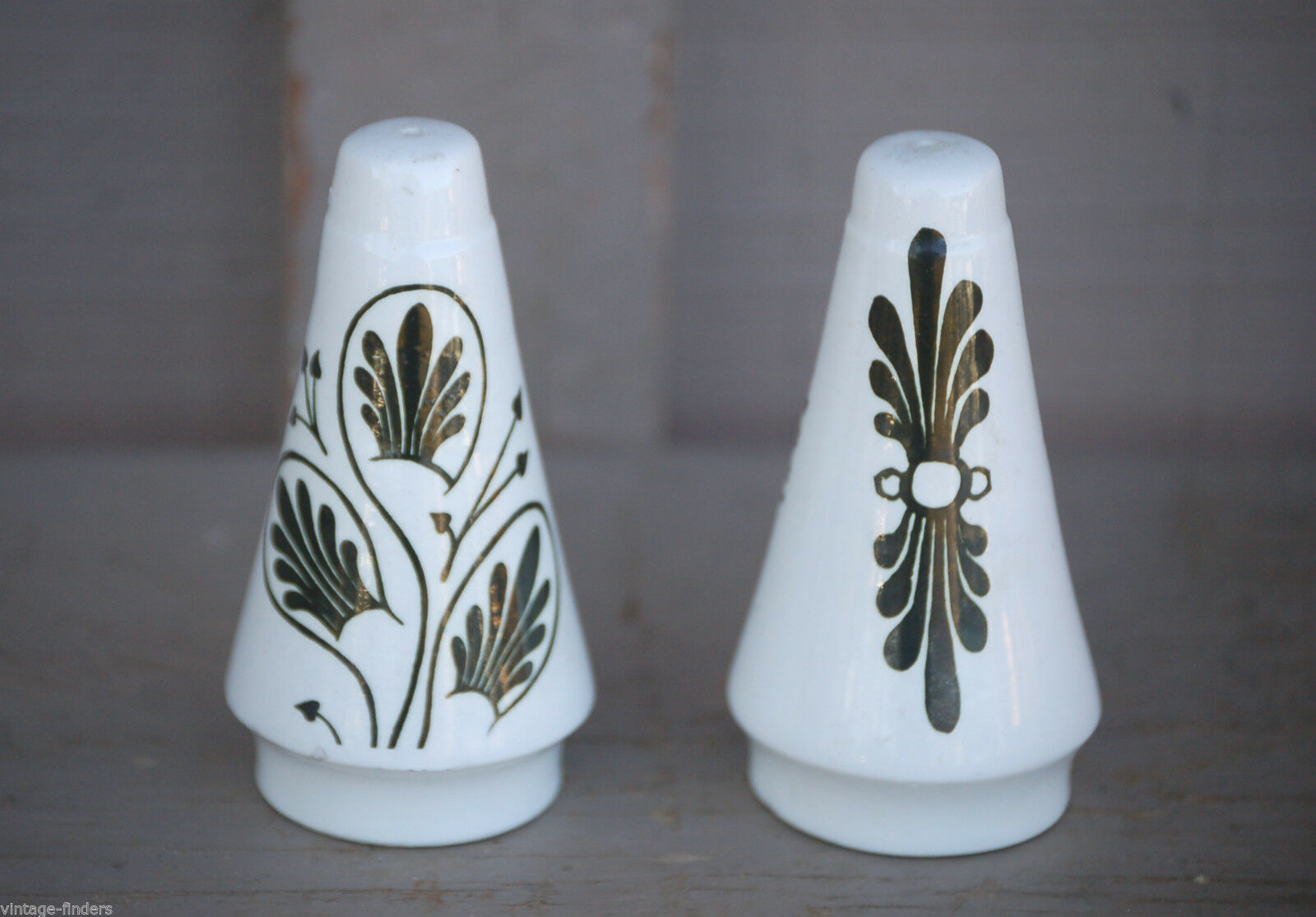 Vintage Greek Scene Design Salt &amp; Pepper Shaker Set Kitchen Tool Decor G... - $16.82
