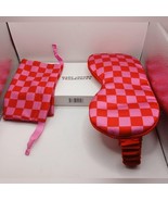 Red and Pink Checkered Eye Mask and Pouch by Marc Jacobs Fragrances - €25,68 EUR