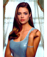 DENISE RICHARDS 1999 James Bond Girl color 7x10 glamour portrait - $152.12 MXN