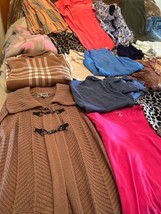 23 pc Lot of Women"s mixed Clothing - good condition image 4