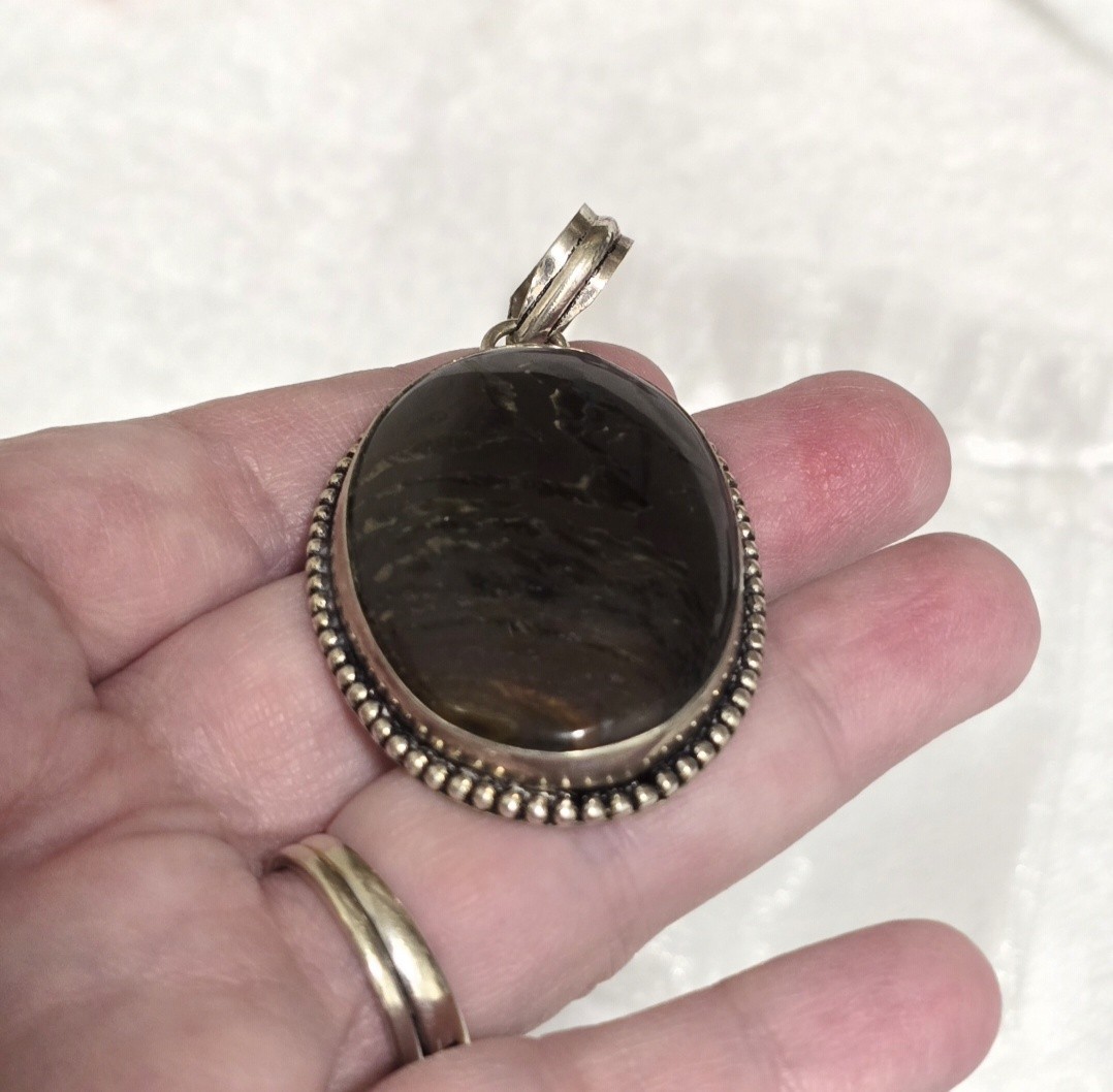 VTG Sterling Silver 925 Tiger Iron Pendant Oval Cabochon Beaded Setting 26g Item image 3