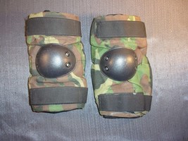USGI U.S. MILITARY BDU WOODLAND CAMOUFLAGE TACTICAL ELBOW PADS EC 176 - $343.13 MXN