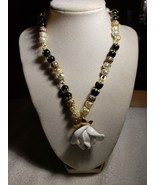 Adj 16 - 18 Black White Bead Necklace Avon Flower Pendant Gold Colored b... - £22.09 GBP