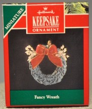 Hallmark - Fancy Wreath - Miniature - Classic Keepsake Ornament - £8.77 GBP