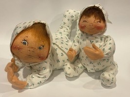 Annalee Dolls 2 Two Babies Sitting laying Butt Flap 1990 Mistletoe Pajamas - $48.37