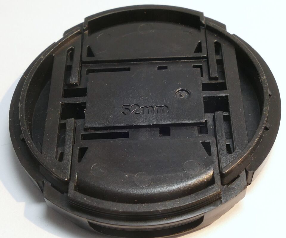 52mm snap on type Front Lens Cap for 18-55mm zoom lens