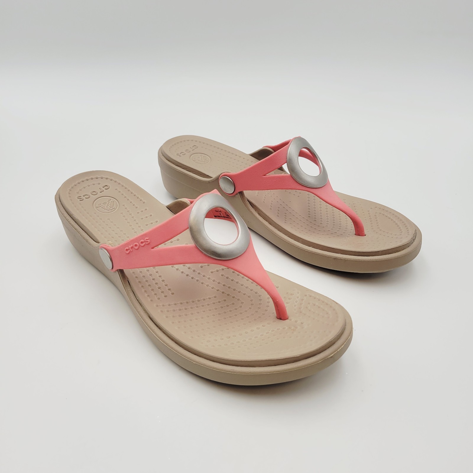 Crocs Sanrah Matte Circle Wedge Flip Sandal Women's Size 8 Coral/Tumbleweed  Item image 7