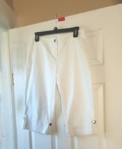 Women&#39;s Cato Stretch Capri Pants Size 4  White Flat Front Button -on-Leg... - £10.11 GBP