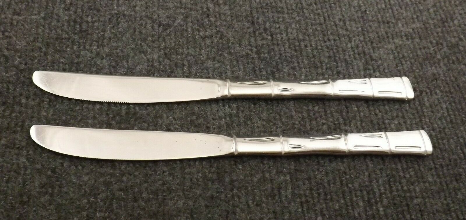Primary image for Bamboo by Sunshine Set of 2 Glossy Stainless Dinner Knives 8 3/4"  Korea