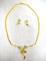 New Fancy Swirl Design &amp; Baby Blue Rhinestone Gold Tone Link Necklace &amp; Earrings - £7.89 GBP