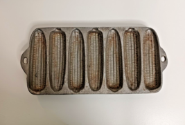 VINTAGE ALUMINUM CORN BREAD COB MUFFIN PAN USA HOLDS 7 MCM Rustic Farmhouse - $14.01