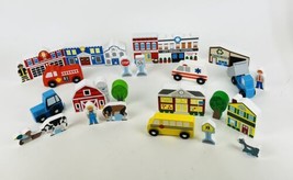 Melissa &amp; Doug Wooden Town Play Set 26 Pieces Marked GH19148 - £23.75 GBP