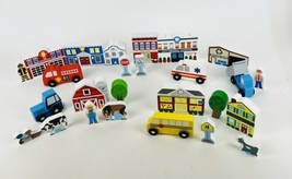 Melissa &amp; Doug Wooden Town Play Set 26 Pieces Marked GH19148 - £23.50 GBP