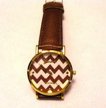 GENEVA PLATINUM BROWN  LEATHER BAND BROWN  ZIGZAG  DIAL FACE GOLD BEZEL ... - £8.64 GBP