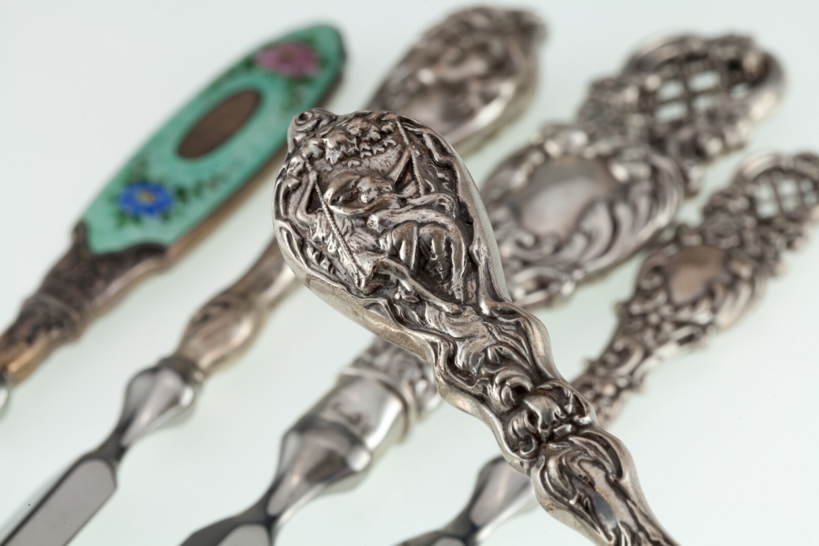 Stunning Art Nouveau/Art Deco English Sterling Letter Opener Set of 5-
show o... Item image 5