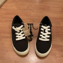 Target Mad Love Sia Women&#39;s Black &amp; White Canvas Sneakers Shoes Size 9 - £22.48 GBP