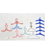 Vintage Doll Clothes Hangers Lot Plastic Wire Blue Pink White - $449.28 MXN