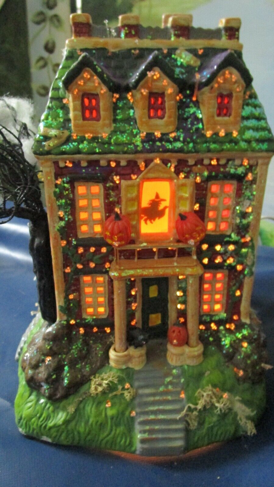 DEPARTMENT 56 HAUNTED HOUSE LIGHTED SHOWROOM MODEL OPEN BOX NEW - $123.75