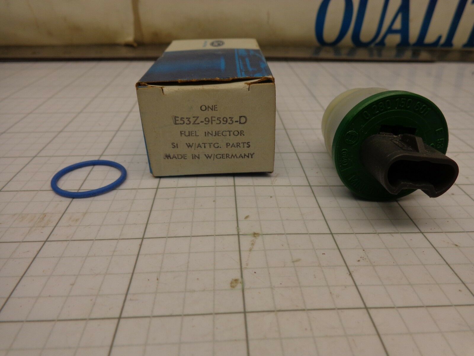 Ford OEM NOS E53Z-9F593-D Fuel Injector - $17.40
