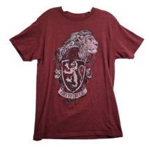 Harry Potter Hogwarts Gryffindor Lion Crest Burgundy T-Shirt SZ Medium - $9.85