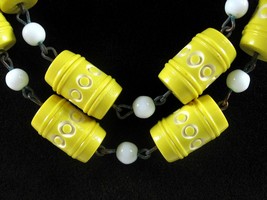 Buttery YELLOW Barrel Beaded Vintage NECKLACE White Round Beads 40&quot; Lightweight - £16.34 GBP