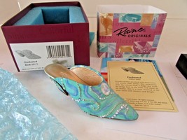 RAINE 2002 JUST THE RIGHT SHOE MINI COLLECTIBLE ENCHANTED GREEN BLUE BOX... - $184.99 MXN