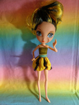 2010 Spin Master La Dee Da Doll Garden Tea Party Dee Bee Licious  - $4.93