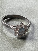 925 Marked Silver Band w Light Blue Topaz &amp; Clear Rhinestones Flower Ring Size 7 - £14.87 GBP