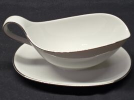 Vintage CROWN BAVARIA Gravy Boat With Attached Underplate ELEGANCE Plati... - €15,60 EUR