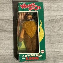 Wizard Of Oz Cowardly Lion Doll Vintage 8&quot; MEGO 1974 Action Figure Medal Box - £33.06 GBP