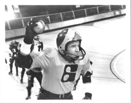 James Caan holding the ball on the circuit 1975 Rollerball 8x10 inch photo - £9.40 GBP