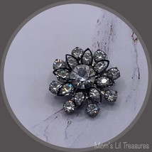 Vintage Brooch Unsigned Clear Rhinestone Silver Tone Flower Starburst Pin ⚜️ - £6.93 GBP