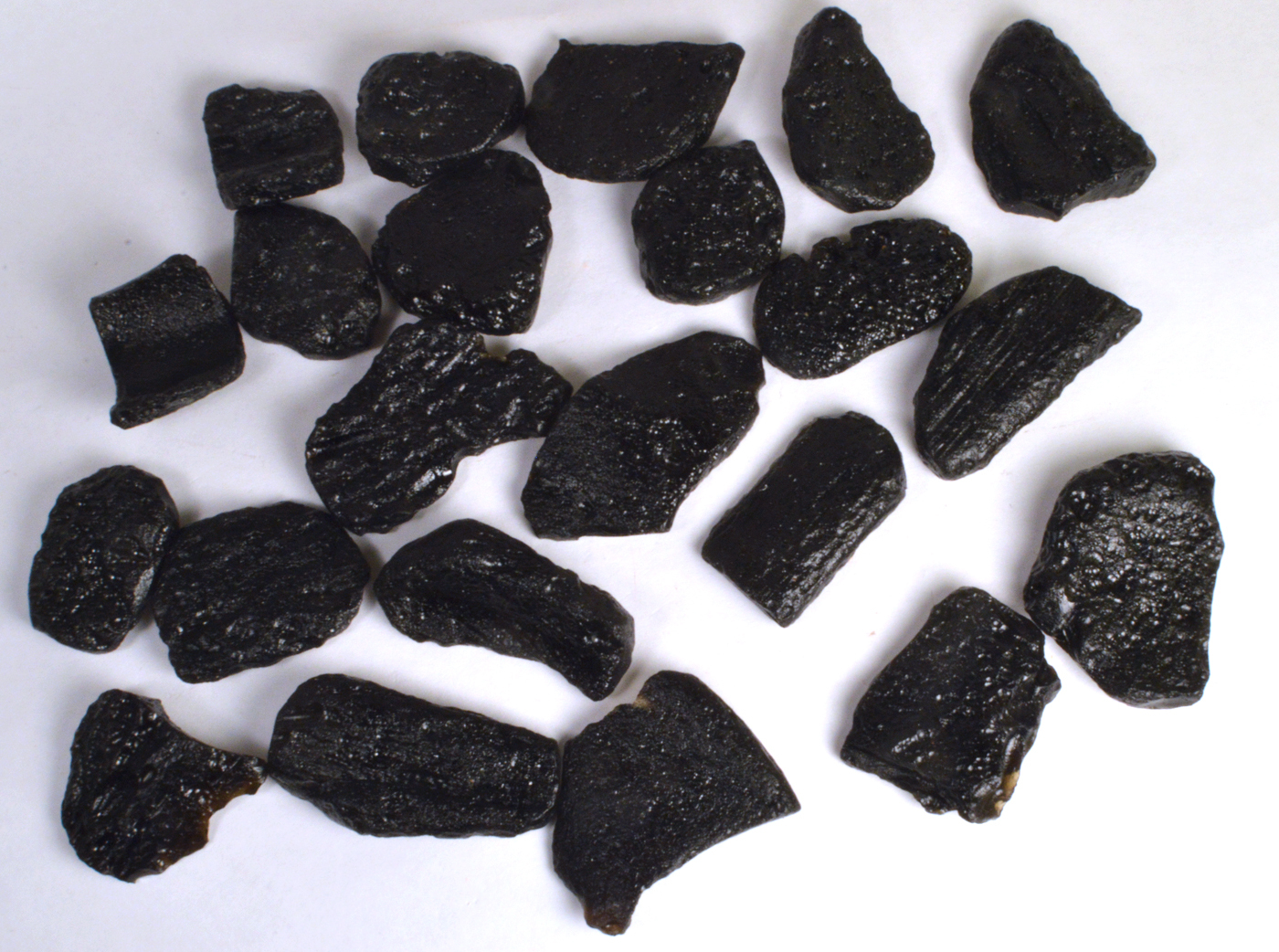 #5666 Black Tektite - China [ONE PIECE ONLY] - $3.00