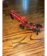 Vintage 1930s Cast Iron Horse Drawn Fire Wagon - 2 Pieces That Connect. ... - $330.66 MXN
