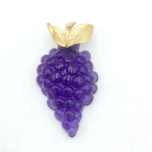 AVON grape cluster brooch - vintage purple Lucite goldtone wine tasting tour pin - £11.74 GBP