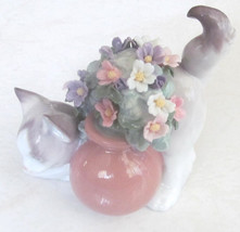 1998 Retired Lladró &quot; Secret Spot&quot; Porcelain Cat With Flower Pot Figurin... - £221.45 GBP