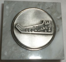 DESK DECOR PEWTER EMBOSSED DELAWARE STATE CUTOFF ITALY MARBLE BASE - $12.00
