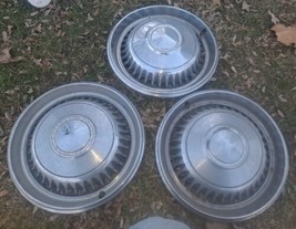 VINTAGE 1968 CHEVY IMPALA CAPRICE 14&quot; HUBCAPS 68 69 70 SET OF 3 - £59.92 GBP