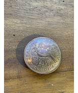 new zeeland 1964 one penny button - $185.79 MXN