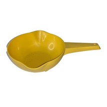 Vintage Tupperware 1 Quart Yellow Gold Colander Pasta Strainer Handle 1200  - $10.13