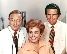 Marcus Welby, M.D. Robert Young James Brolin Elena Verdugo 16x20 Canvas - £55.94 GBP