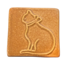 Pewabic Pottery Detroit 1997 Mustard Yellow Gold 3 inch Cat Tile - $902.81 MXN