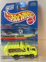 1998 BIOHAZARD SERIES Hot Wheels RECYCLING TRUCK #719 - $5.60