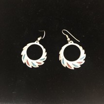 Southwest Hoop Shape Turquoise &amp; Coral Chip Inlay Wire Earrings Nickle S... - £10.19 GBP