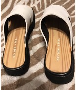NWOB STRIDE RITE MISSES GIRLS SZ. 3 SLIDE SANDALS CASUAL SUMMER WHITE &amp; ... - $25.45 CAD