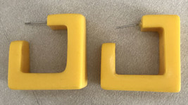 Vtg Plastic Yellow Chunky Square Hoop Earrings - £786.62 GBP